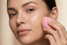 "رازهای مخفی زدن کرم پودر فول کاور؛ خداحافظی با نمای کیکی و ماسیده"